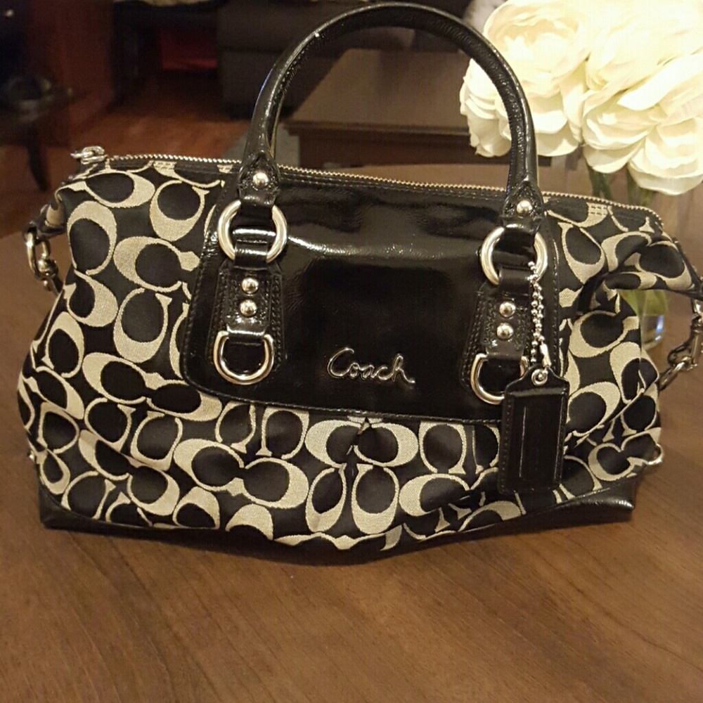 Coach Signature Shoulder/Handbag Purse